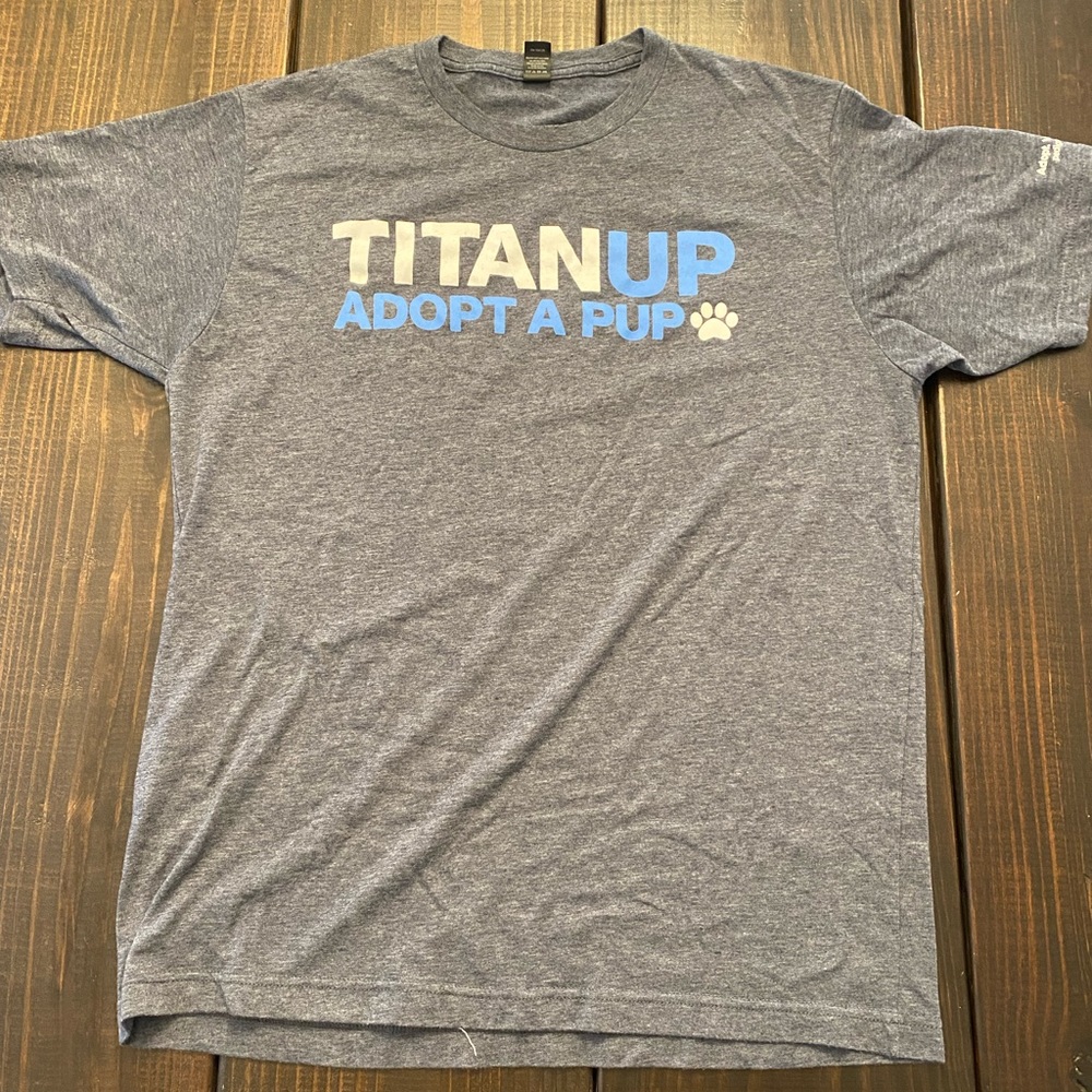 Tennessee Titans adopt a puppy tshirt! Size L. Excellent condition